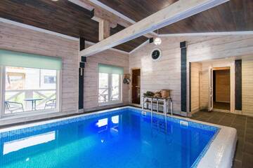 Вилла с собственным бассейном в  Sauna House Zarechnoe